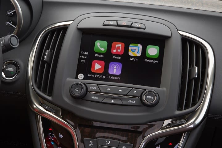 2016 Buick LaCrosse Apple CarPlay photo