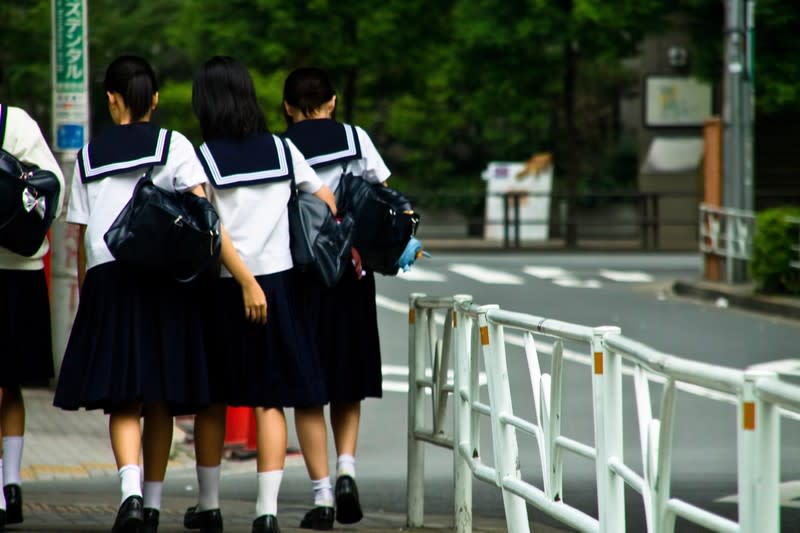 日本文部科學省早前發出通告，要求全日本學校按照社會常識及時代變化積興地修改校規。