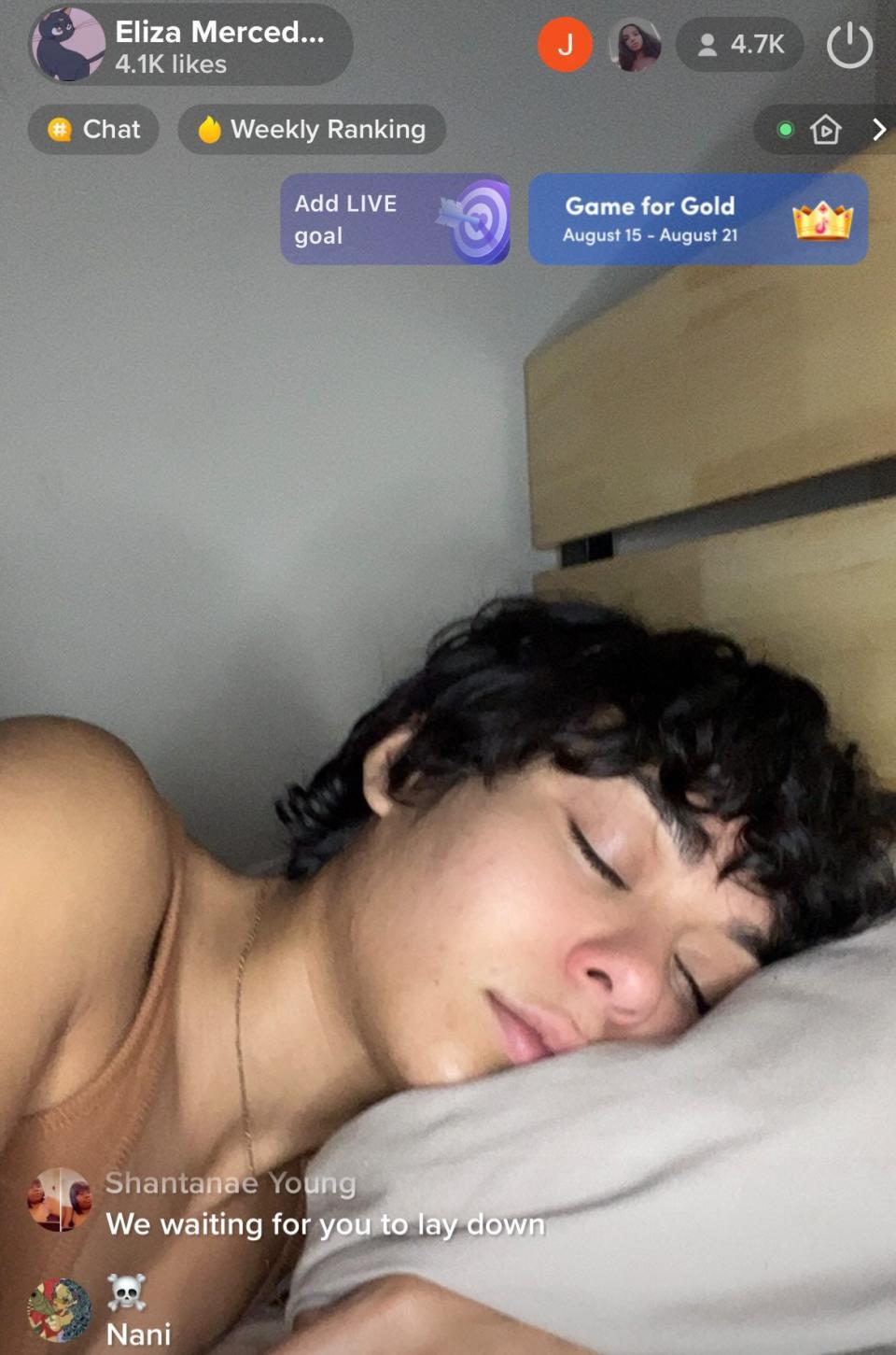Eliza Diaz sleeping on livestream with comments like "we waiting for you to lay down" showing