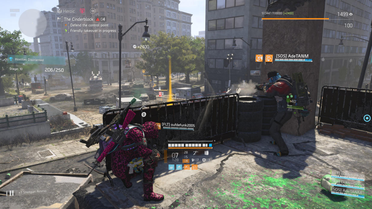  Disorienting enemies in the Civic Center League in The Division 2. 