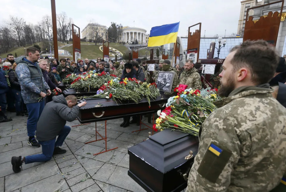 Ucranianos lloran la p&#xe9;rdida de varios de sus soldados