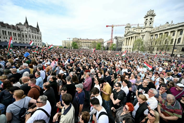 Manifestation contre le gouvernement du Premier ministre hongrois Viktor Orban, le 6 avril 2024 à Budapest (Attila KISBENEDEK)