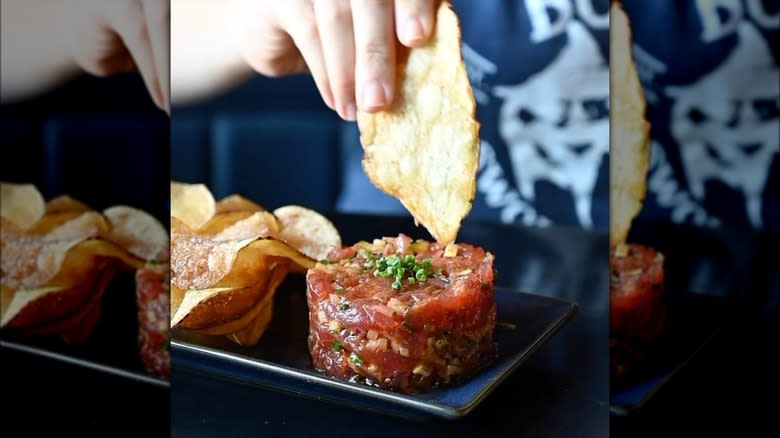 Tuna tartar with chips