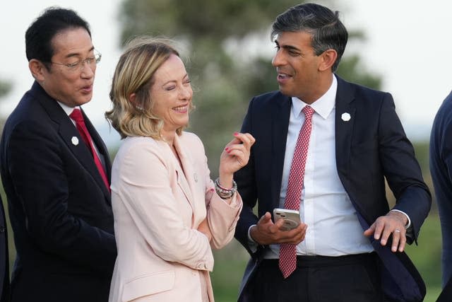  Prime Minister Rishi Sunak and Italian Prime Minister Giorgia Meloni laugh together