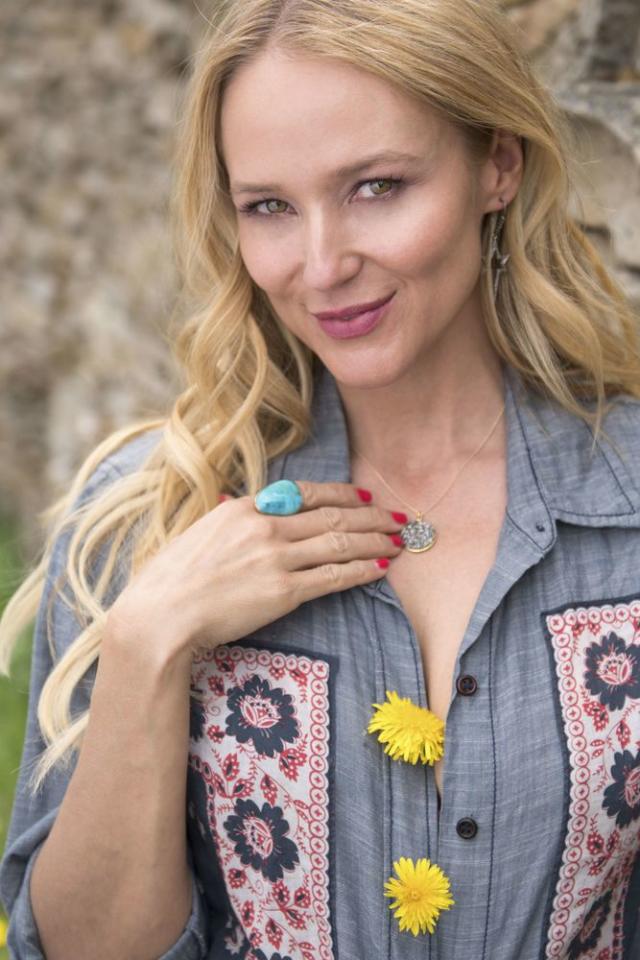 Jewel Speaks About Breaking a Cycle While Raising Her Son