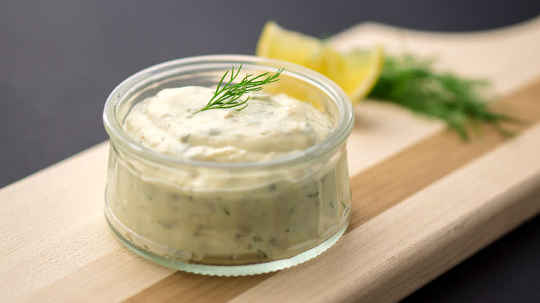 homeamde tartar sauce in bowl