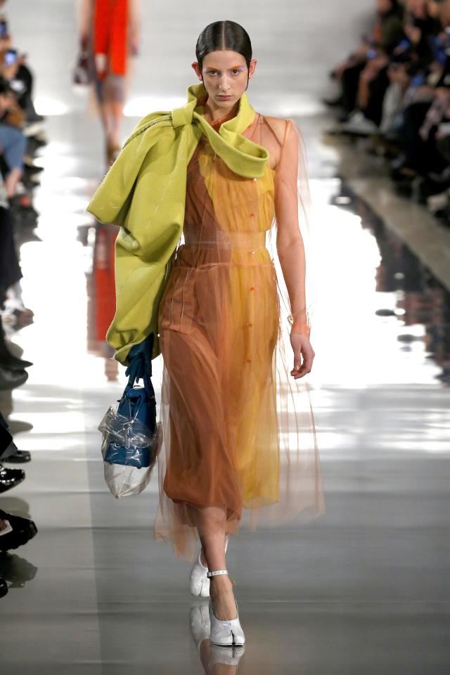 Valentino Spring Summer 2022 Runway Bags Collection - Spotted Fashion