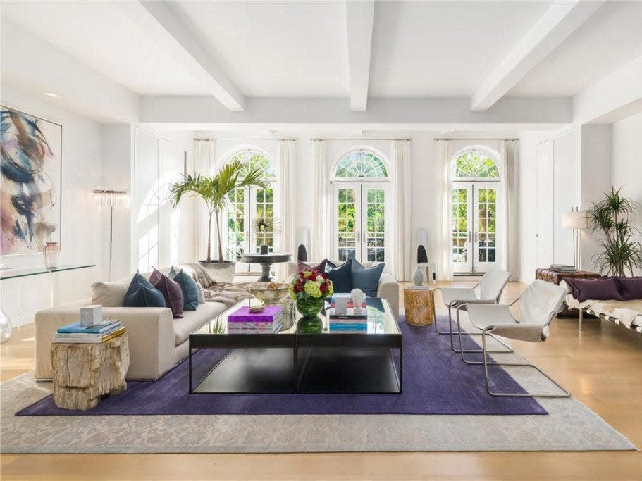 A sitting area in JLO's Manhattan home.