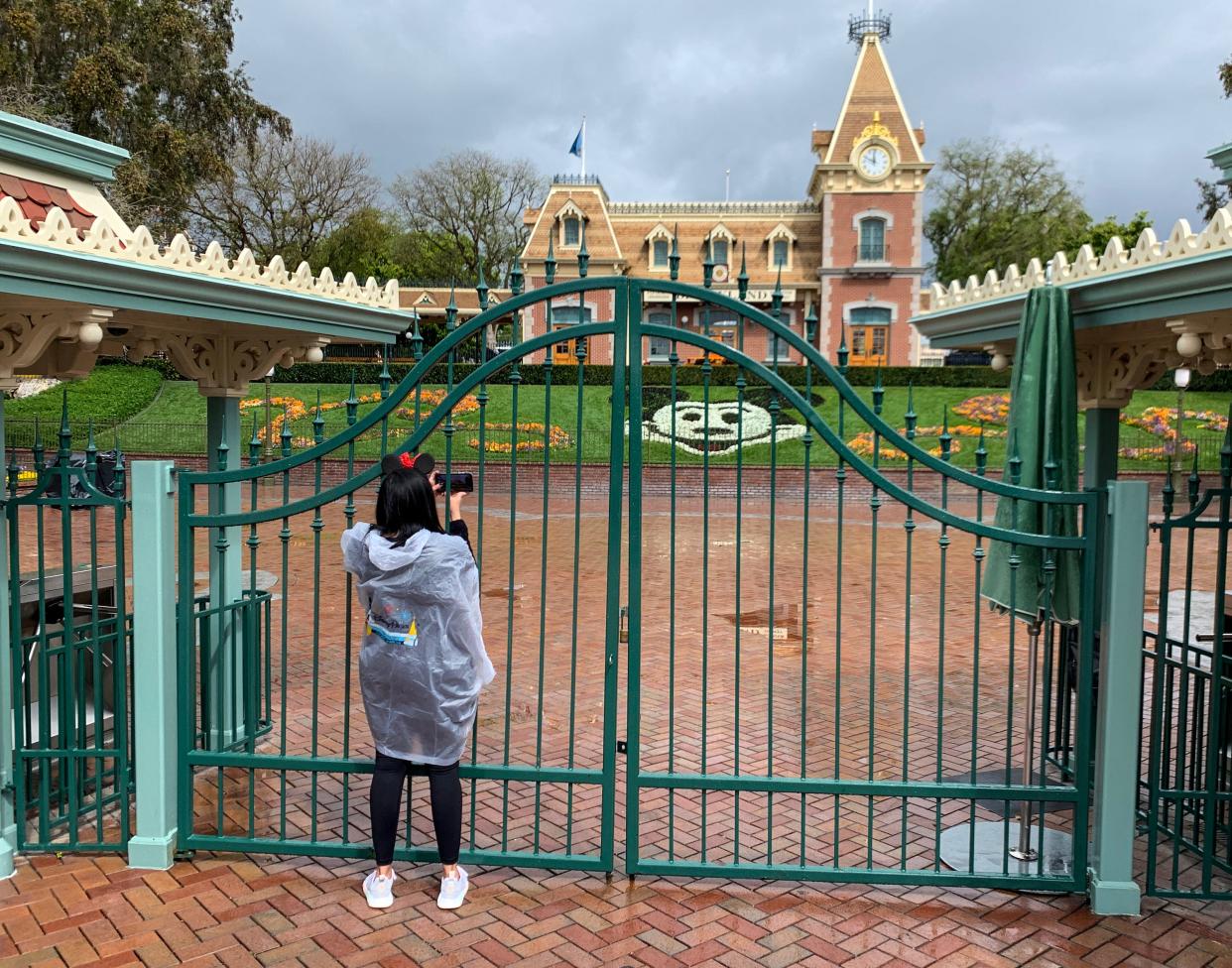 disneyland closed coronavirus march 16, 2020