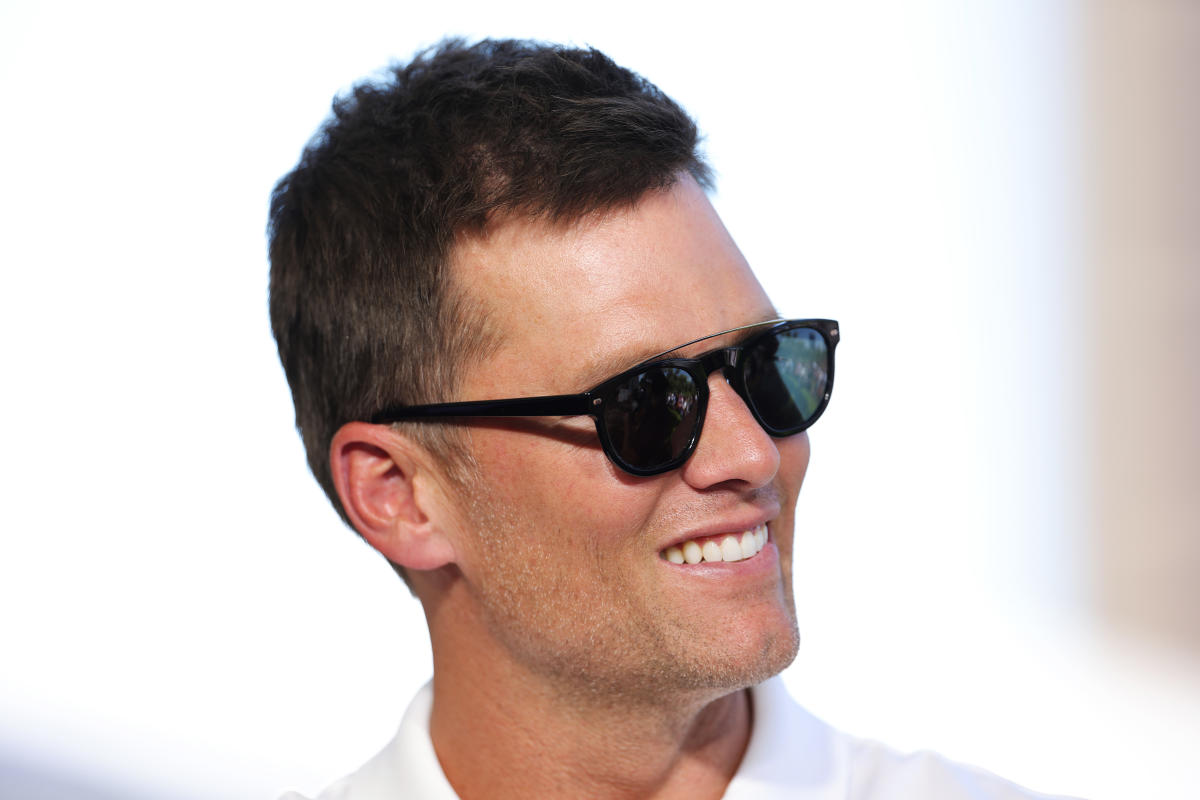 Tom Brady dyes hair red, orange for pediatric cancer cause