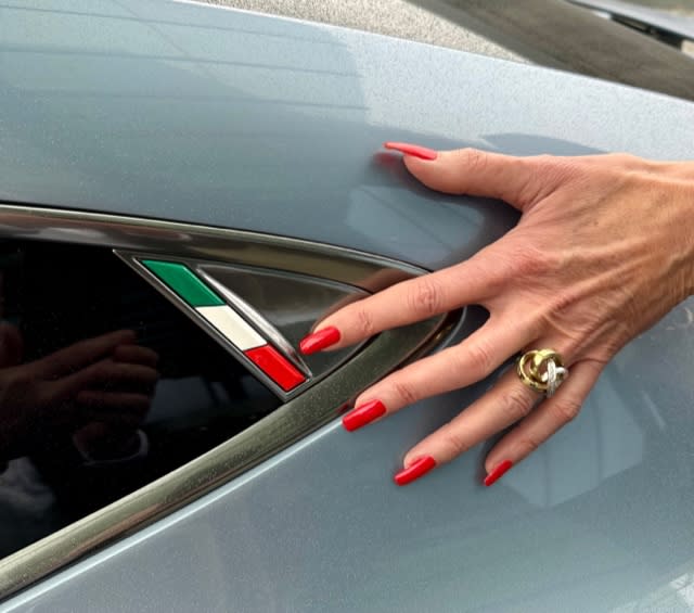 Tricolore als Blickfang am E-Mobil: „Italienischsein ist sehr wichtig für uns“, heißt es bei Aehra.