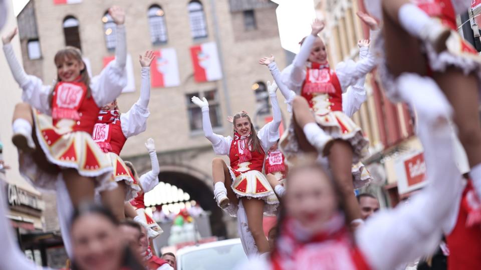 Karneval. (Bild: Rolf Vennenbernd/dpa)