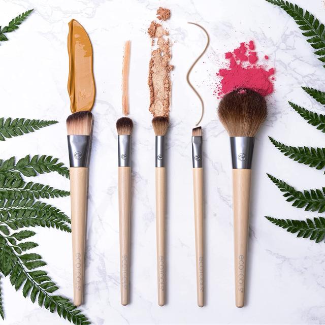 Makeup Soft Makeup Brush Cylinder Case | Precise Application & Effortless Blending | Vegan | Pure & Sustainable | Rose Inc