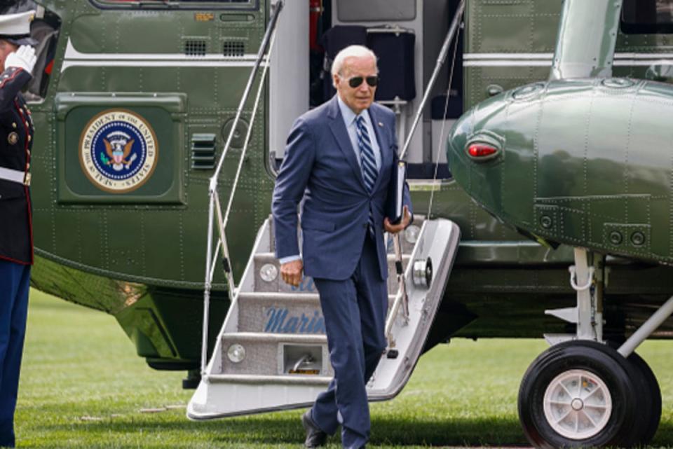 President Joe Biden walks off Marine One on the South Lawn of the White House on August 14, 2023 (Getty Images)