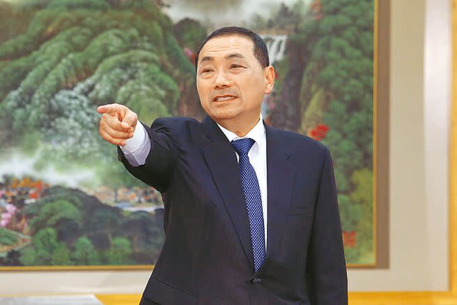 2024總統大選戰鼓擂起，新北市長侯友宜是國民黨呼聲最高的人選，新北市議會也成為藍綠角力場。新北市議會藍營議員打算提前總質詢，好讓侯友宜提早迎戰綠營。（黃世麒攝）