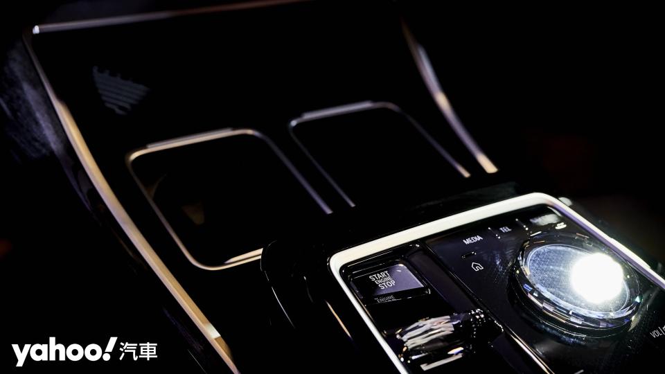 大至面板視覺精細度、小到每一吋每一分的材質切削頂級工藝，BMW全新7 Series處處是魔鬼般的細節。