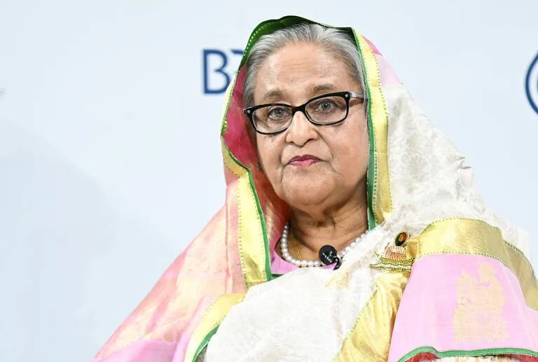 ARCHIVADA - 16 de febrero de 2024, Baviera, Múnich: La primera ministra de Bangladesh, Sheikh Hasina, asiste a un debate en la inauguración de la 60ª Conferencia de Seguridad de Múnich (MSC) en el Hotel Bayerischer Hof. Foto: Tobias Hase/dpa