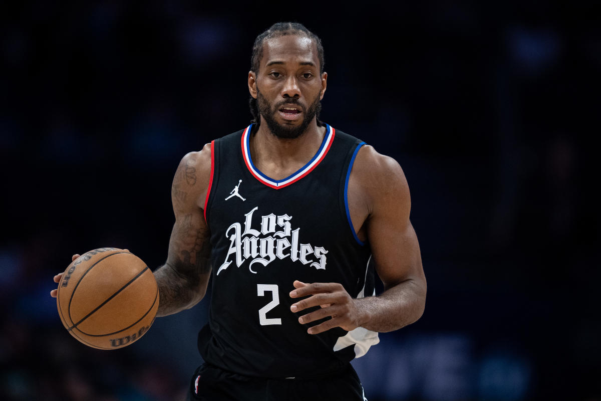 Clippers’ Kawhi Leonard sidelined indefinitely due to knee inflammation, putting playoff hopes in jeopardy