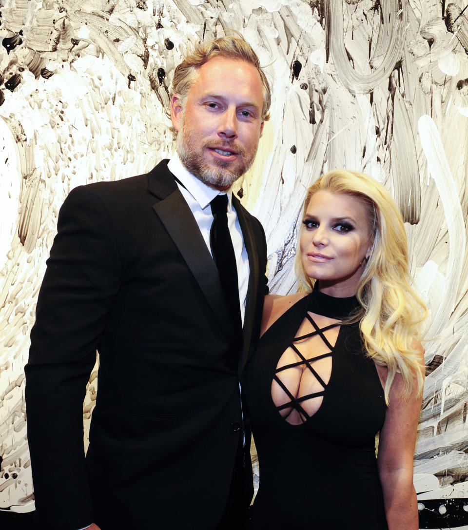 BEVERLY HILLS, CA - FEBRUARY 27:  Eric Johnson and Jessica Simpson attend the "Tom Everhart "Raw" Exhibition of His Schulz-influenced Paintings For The First Time In Black And White At Mouche Gallery on February 27, 2016 in  Beverly Hills, California.  (Photo by Amy Graves/WireImage)