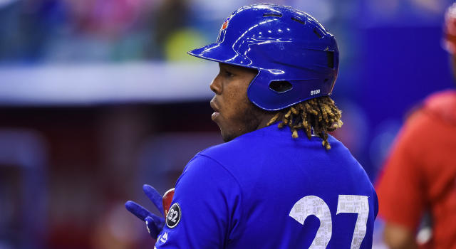 Jays star Vladimir Guerrero Jr. and Josh Donaldson exchange jerseys