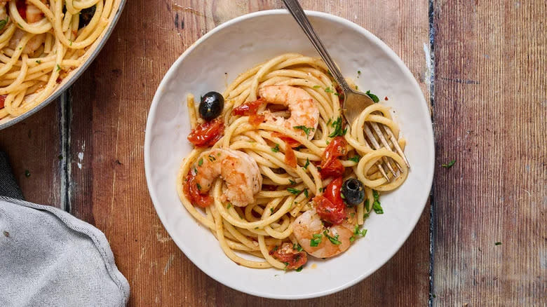 pasta with shrimp, olives, tomatoes