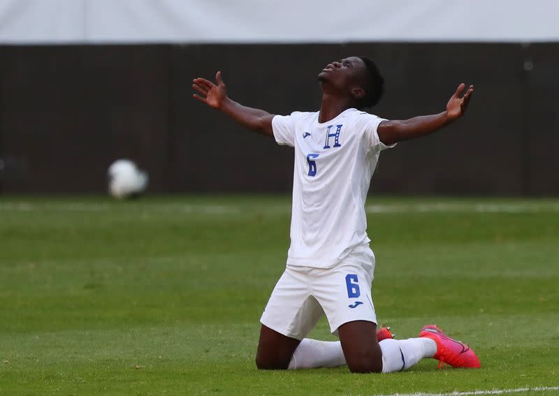 Jonathan Núñez celebra la clasificación de selección fútbol de Honduras a Juegos Olímpicos