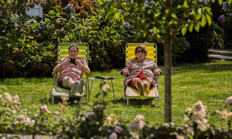 Richard Kind as Mitch and Margo Martindale as Mo in "The Watcher."