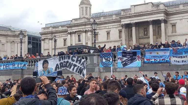 El Trafalgar Square de Londres contó con una fuerte presencia argentina antes de la Finalissima contra Italia.