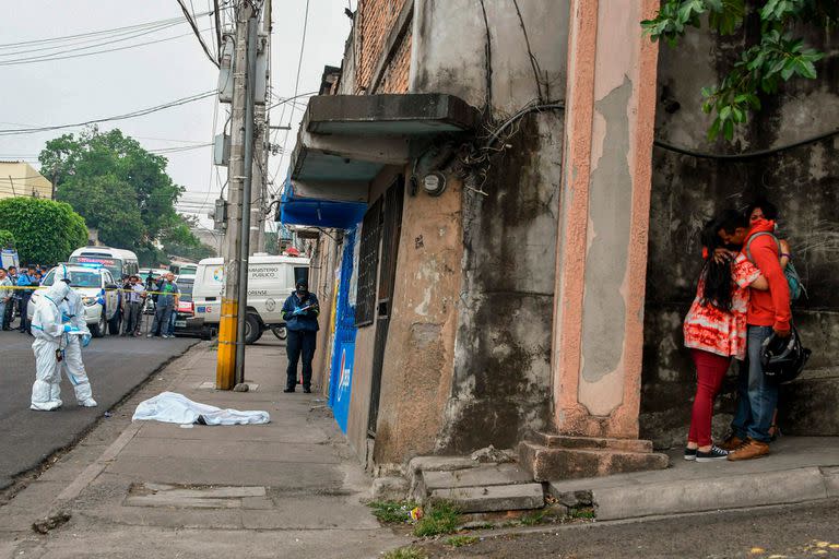 Guatemala amplía el toque de queda