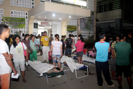 Injured victims seeks medical treatment at Caraga Regional hospital after an earthquake hit Surigao city, southern Philippines February 10, 2017. Picture taken February 10, 2017. REUTERS/Roel Catoto-Mindanews