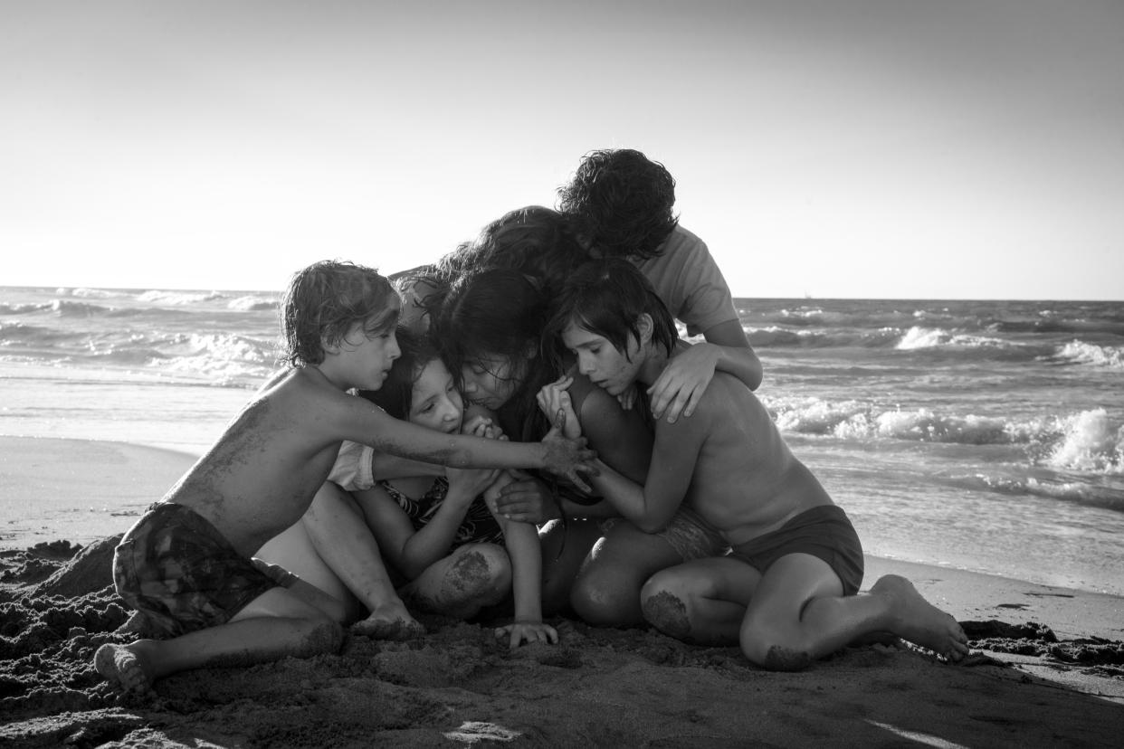 Marco Graf, Daniela Demesa, Yalitza Aparicio, Marina de Tavira, Diego Cortina Autrey and Carlos Peralta in <em>Roma.</em> (Photo: Carlos Somonte/Netflix)