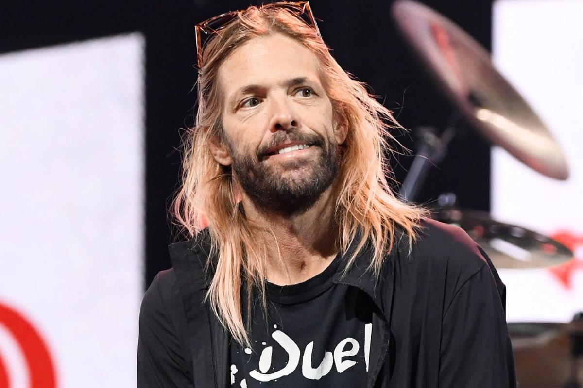 Regardez 1 000 musiciens reprendre « My Hero » Foo Fighters en France pour honorer feu Taylor Hawkins