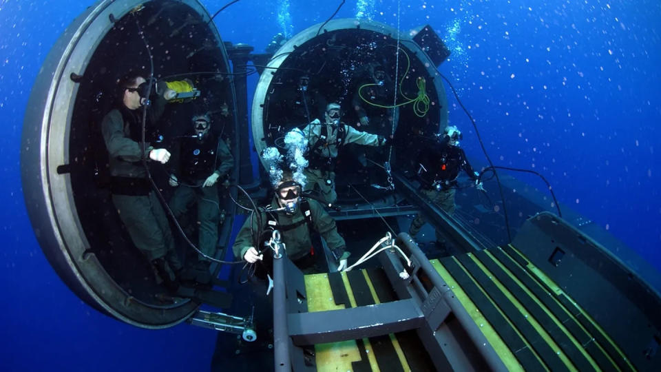 A SEAL Diving Vehicle, or SDV, allided with a fixed object during training last month, officials confirmed this week. Navy divers and special operators with SEAL Delivery Team 2 are shown here in 2007 performing SDV operations with the fast-attack submarine Florida. (Navy)