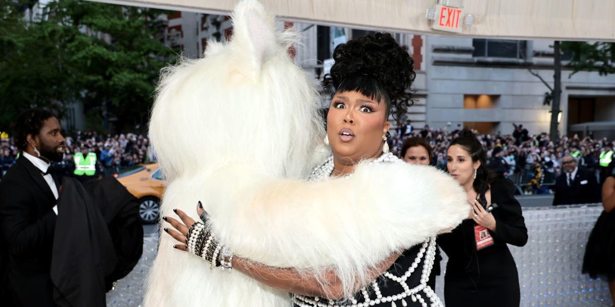 new york, new york may 01 jared leto dressed as choupette and lizzo attend the 2023 met gala celebrating karl lagerfeld a line of beauty at the metropolitan museum of art on may 01, 2023 in new york city photo by jamie mccarthygetty images