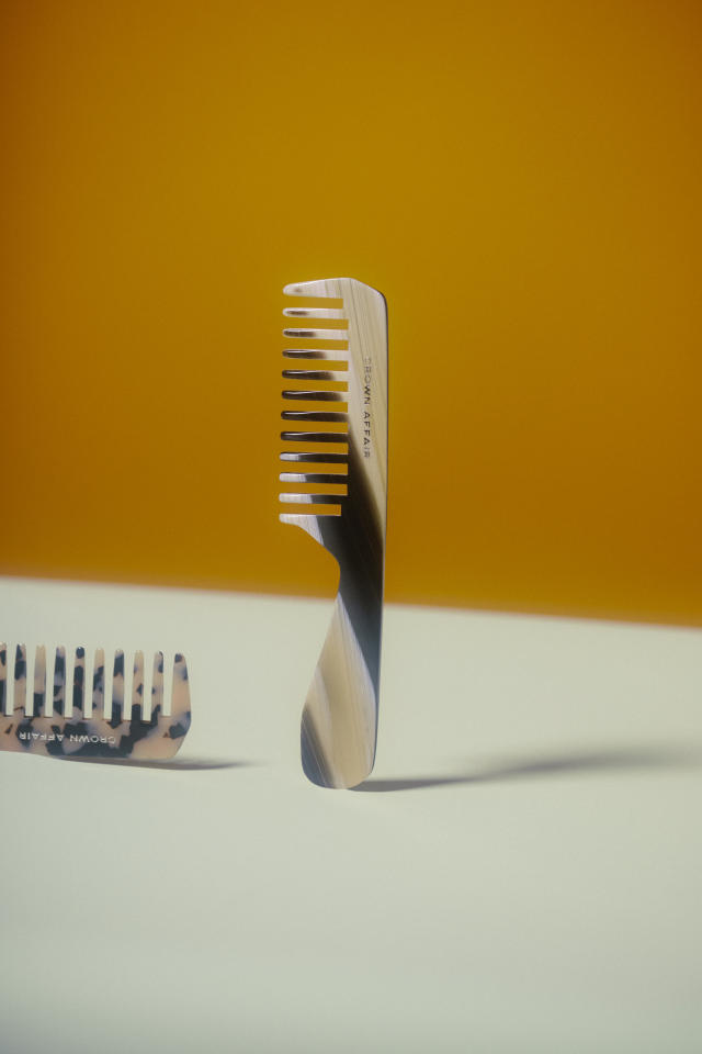 Crown Affair  The Comb No. 002