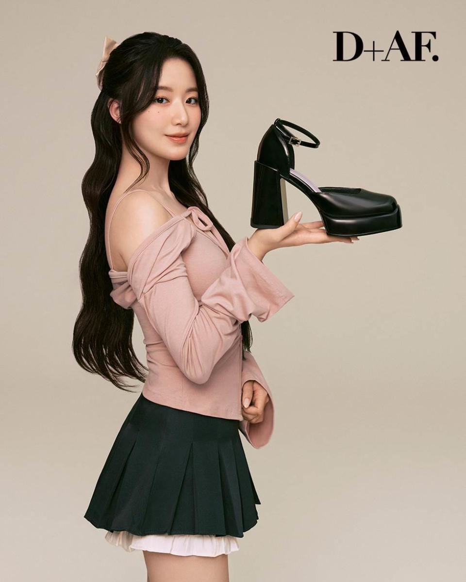 舒華近日接下台灣女鞋品牌D+AF的代言圖片來源：D+AF