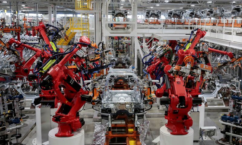 2021 Jeep Grand Cherokee L at the Detroit Assembly Complex - Mack Plant