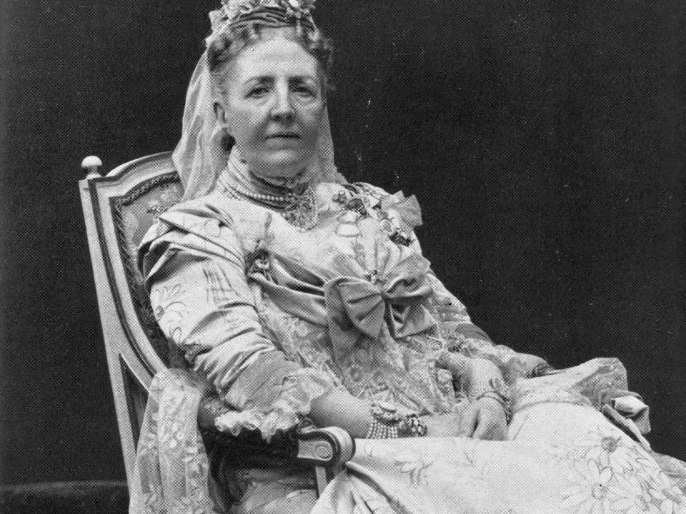 <p>Die in Wiesbaden geborene Königin Sophia von Schweden und Norwegen taucht in fast so vielen königlichen Stammbäumen auf wie Queen Victoria: Sie ist nicht nur die Urgroßmutter von Harald von Norwegen, sondern auch die Ururgroßmutter von Margrethe II. von Dänemark, Philippe von Belgien, Carl XVI. Gustaf von Schweden sowie Henri von Luxemburg. (Bild: Gemeinfrei)</p> 