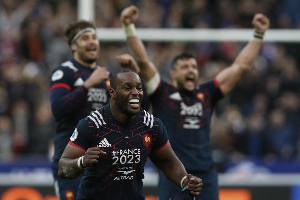 France's Eddy Ben Arous celebrates the 20-18 victory after a Six Nations rugby union international match between France and Wales at the Stade de France stadium, in Saint Denis, north of Paris, Saturday, March 18, 2017. (AP Photo/Thibault Camus)