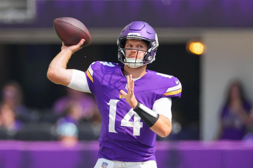 Vikings QB Sam Darnold looked the part despite being overshadowed