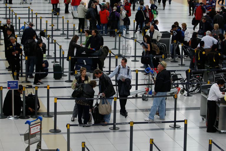 El aeropuerto de Ezeiza, uno de los principales puntos de ingreso de migrantes al país