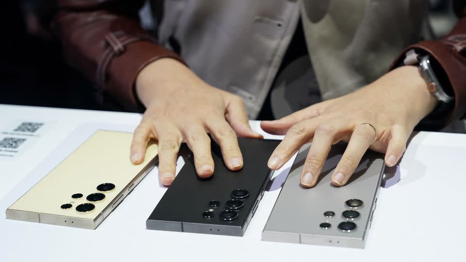 Samsung's new Galaxy S24 Ultra model phones offering AI functions displayed at the Galaxy Unpacked event in San Jose, California, U.S. January 17, 2024. - Loren Elliott/Reuters