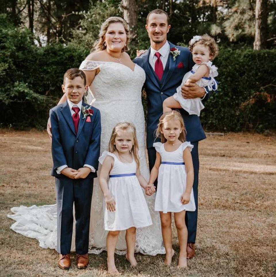 Holly and Jesse Maxwell posed with their blended family in 2019.  (Amanda Fields Photography)