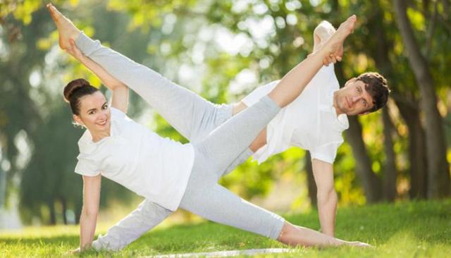 7 Best Yoga Poses For Couples To Boost Their Relationship