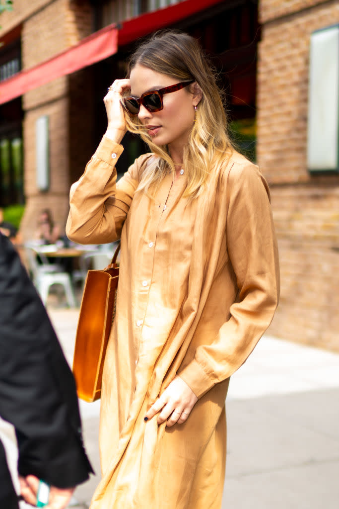 NEW YORK, NEW YORK - OCTOBER 07: Margot Robbie is seen in Tribeca on October 07, 2019 in New York City. (Photo by Gotham/GC Images)