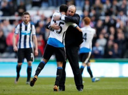 Britain Football Soccer - Newcastle United v Crystal Palace - Barclays Premier League - St James' Park - 30/4/16 Newcastle manager Rafael Benitez celebrates with Andros Townsend at the end of the match Reuters / Andrew Yates Livepic