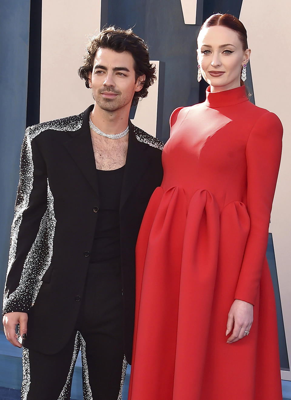 **FILE PHOTO** Joe Jonas file for Divorce From Sophie Turner. BEVERLY HILLS, CA - MARCH 27: Joe Jonas and Sophie Turner at the 2022 Vanity Fair Oscar Party at the Wallis Annenberg Center for the Performing Arts on March 27, 2022. Credit: Jeffrey Mayer/JTMPhotos/MediaPunch /IPX