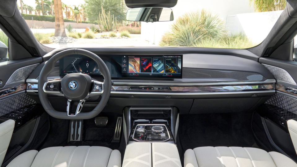 The interior of the 2023 BMW i7 xDrive60.