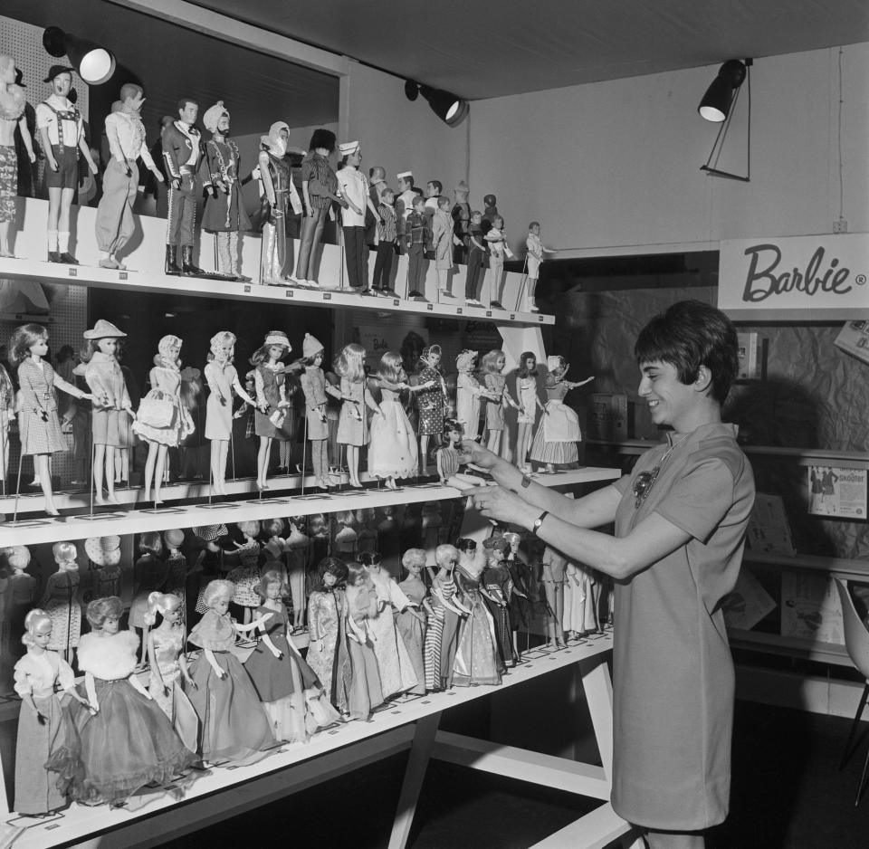 In Paris wird 1967 die neueste Barbie-Kollektion präsentiert. (Bild: Getty Images)