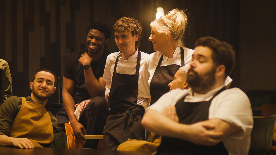 Musa (Ahmed Malek), Jake (Daniel Larkai), Jamie (Stephen McMillan), Emily (Hannah Walters), Billy (Taz Skylar), olton (Shaun Fagan) in a meeting in the Boiling Point TV series